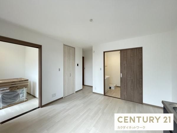 �y�����E���r���O�z�@