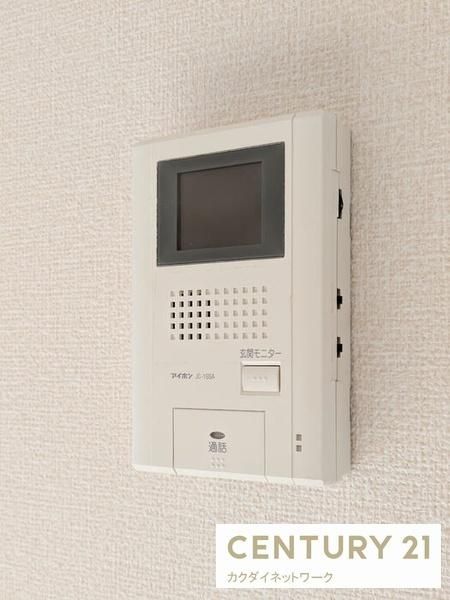 �y�Z�L�����e�B�z�@