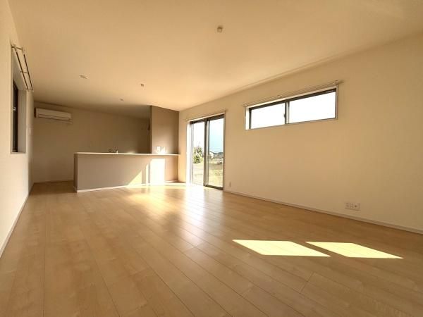 �y�����E���r���O�z�@