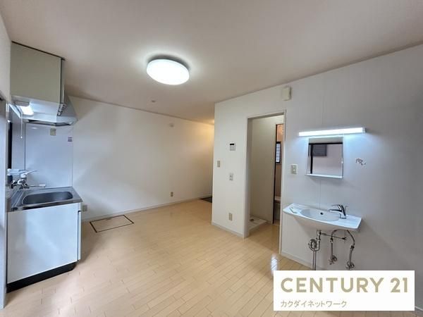 �y�����E���r���O�z�@