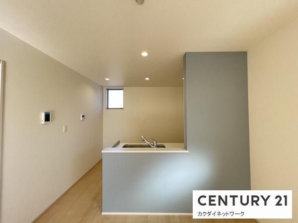 �y�����E���r���O�z�@