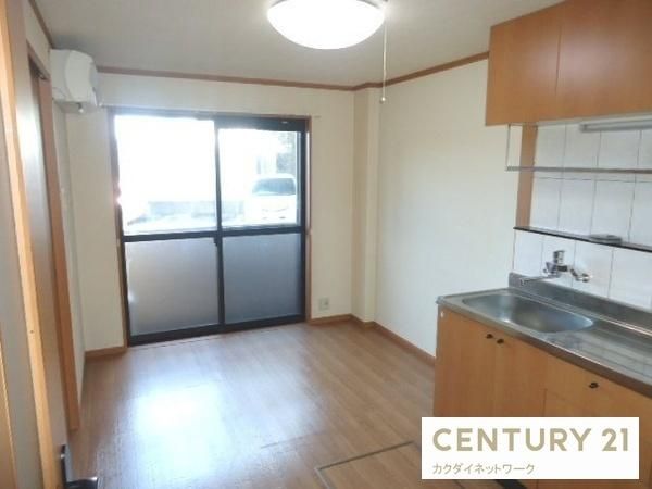 �y�����E���r���O�z�@