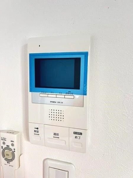 �y�Z�L�����e�B�z�@