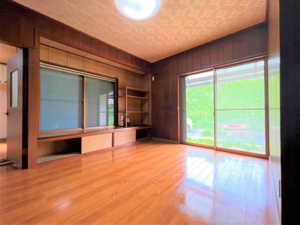 �y�����E���r���O�z�@