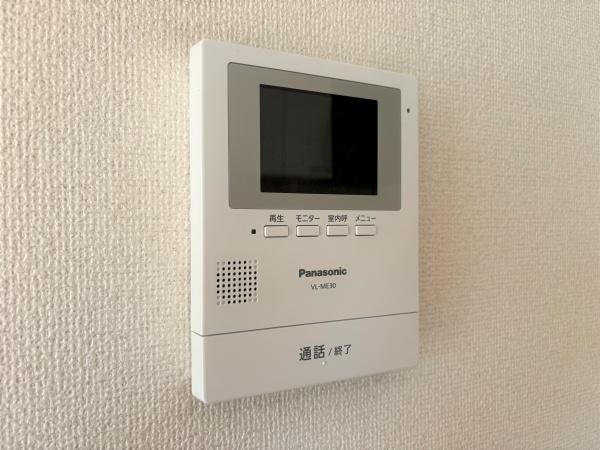 �y�Z�L�����e�B�z�@