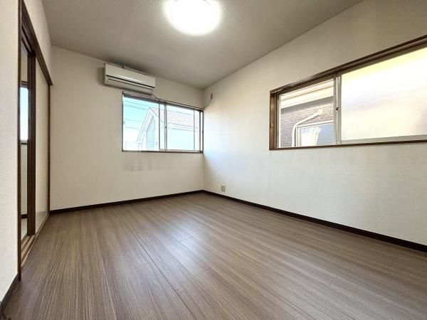 �y�����E���r���O�z�@