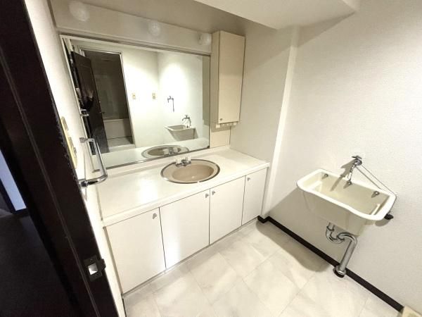 �y���ʏ��z�@