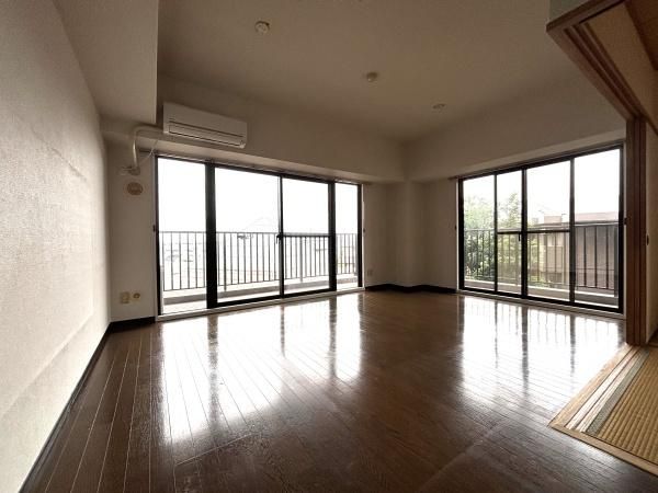 �y�����E���r���O�z�@