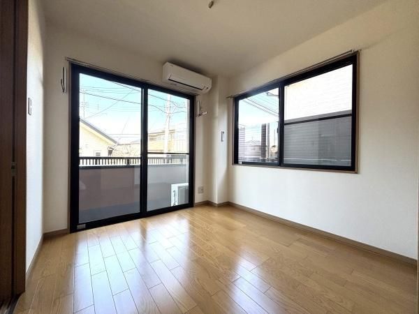 �y�����E���r���O�z�@