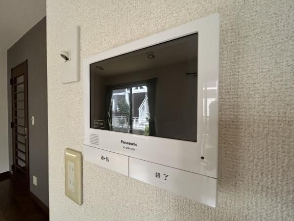 �y�Z�L�����e�B�z�@