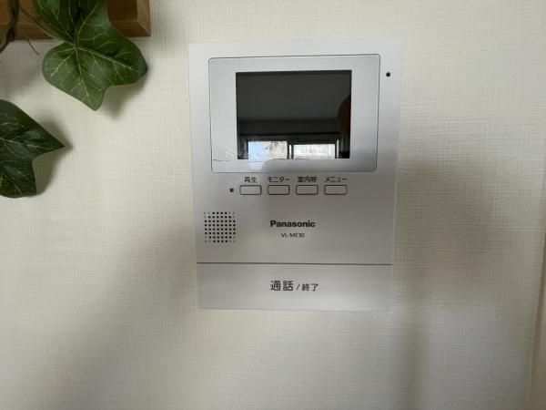 �y�Z�L�����e�B�z�@