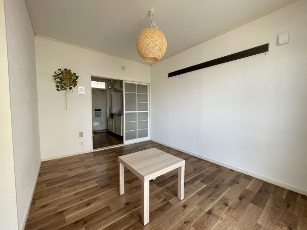 �y�����E���r���O�z�@