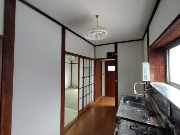 �y�����E���r���O�z�@