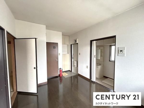 �y�����E���r���O�z�@