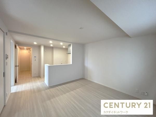 �y�����E���r���O�z�@