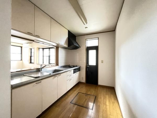 �y�L�b�`���z�@