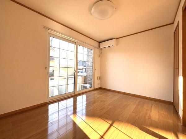 �y�����E���r���O�z�@