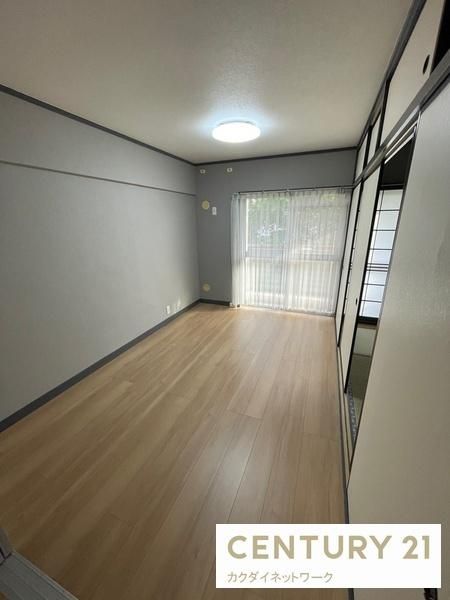 �y�����E���r���O�z�@