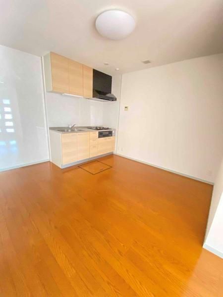 �y�����E���r���O�z�@