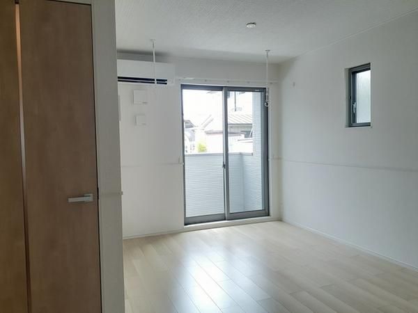 �y�����E���r���O�z�@