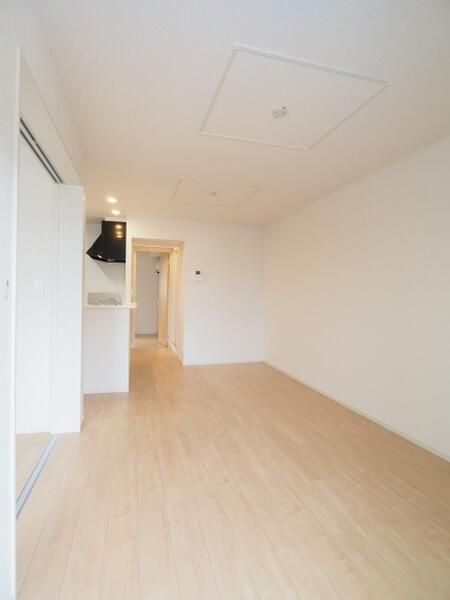 �y�����E���r���O�z�@