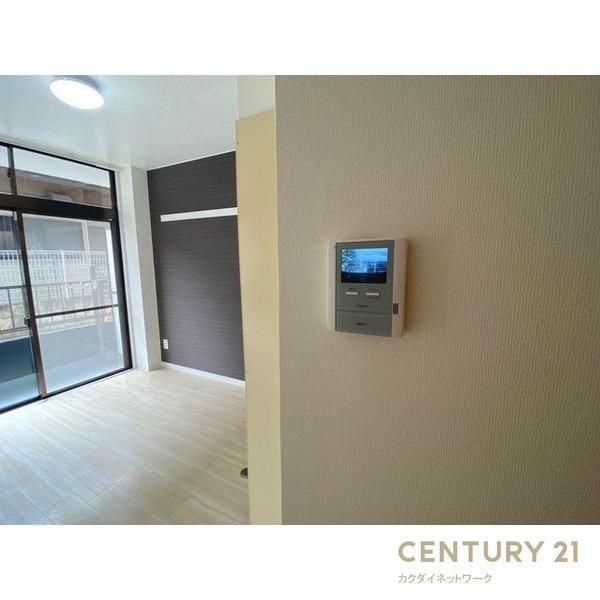 �y�Z�L�����e�B�z�@