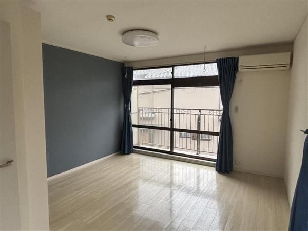 �y�����E���r���O�z�@