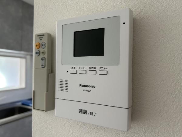 �y�Z�L�����e�B�z�@