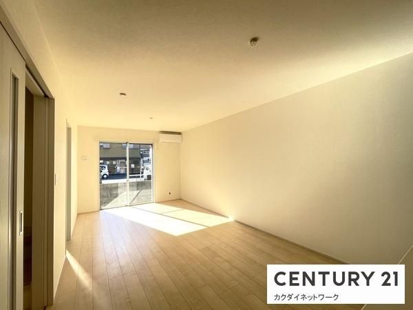 �y�����E���r���O�z�@