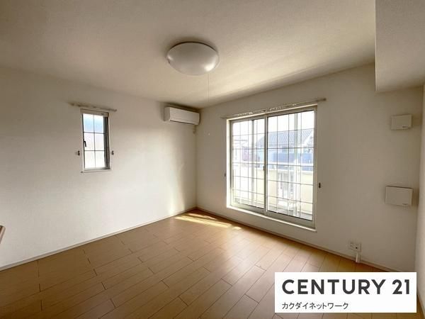 �y�����E���r���O�z�@