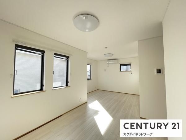 �y�����E���r���O�z�@