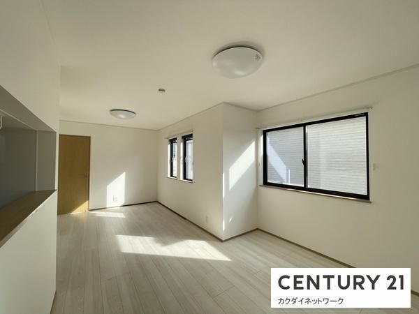 �y�����E���r���O�z�@