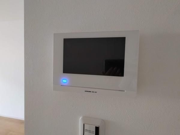 �y�Z�L�����e�B�z�@