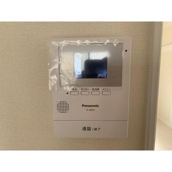 �y�Z�L�����e�B�z�@