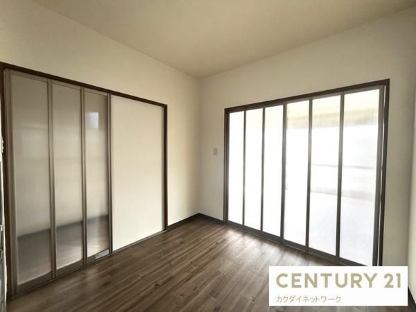 �y�����E���r���O�z�@