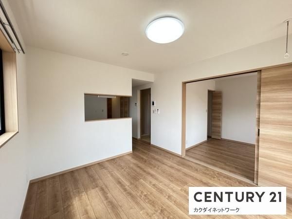 �y�����E���r���O�z�@