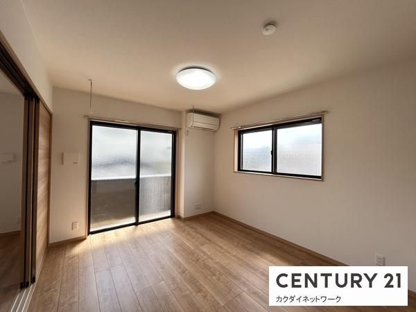 �y�����E���r���O�z�@