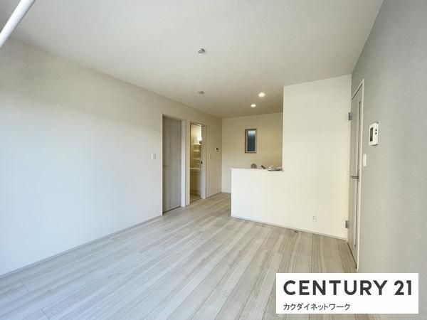 �y�����E���r���O�z�@