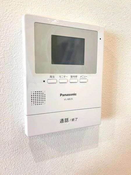 �y�Z�L�����e�B�z�@