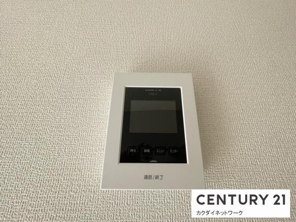 �y�Z�L�����e�B�z�@