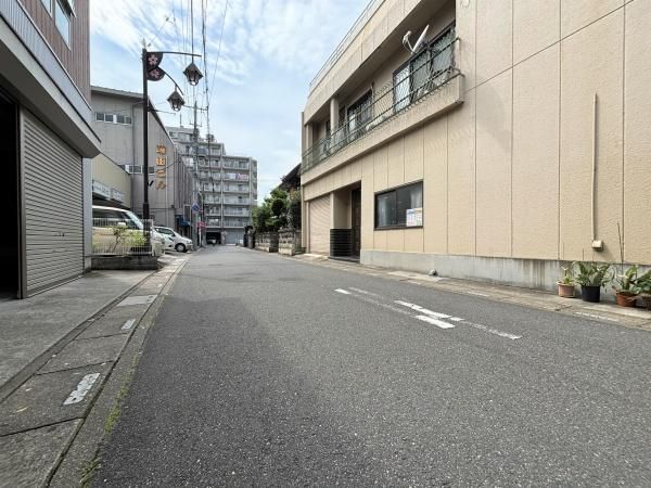 �y���]�z�@