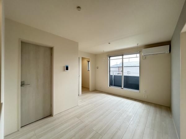 �y�����E���r���O�z�@