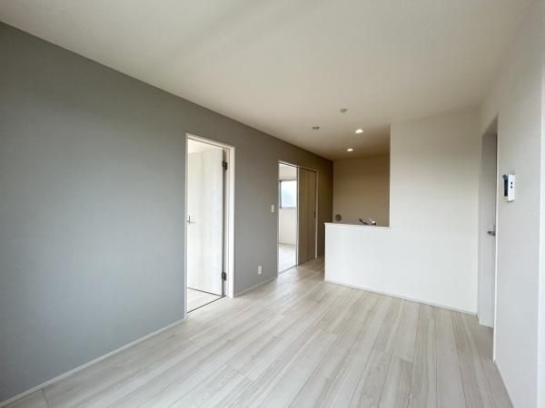 �y�����E���r���O�z�@