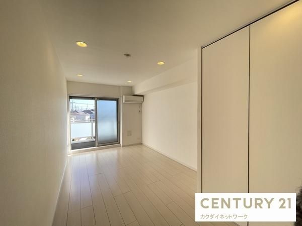 �y�����E���r���O�z�@