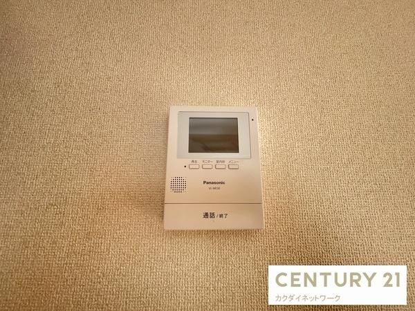 �y�Z�L�����e�B�z�@