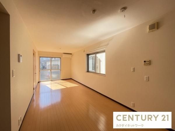 �y�����E���r���O�z�@