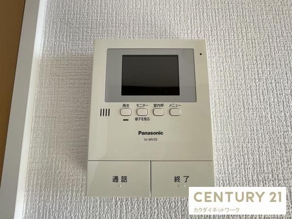 �y�Z�L�����e�B�z�@