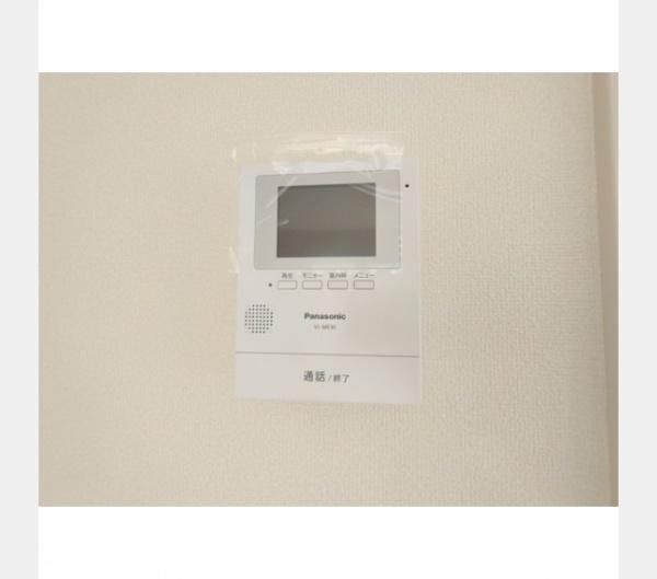 �y�Z�L�����e�B�z�@